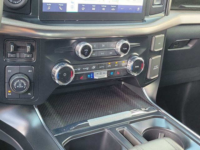 Certified 2023 Ford F150 Raptor w/ Raptor Carbon Fiber Package AWD/4WD image 13
