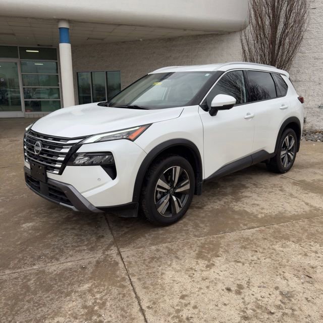 Used 2024 Nissan Rogue SL image 1