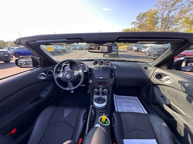 Used 2010 Nissan 370Z Touring RWD image 2