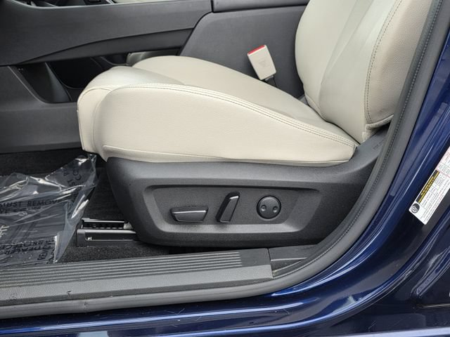 Used 2024 Nissan Rogue SL w/ SL Premium Package FWD image 13