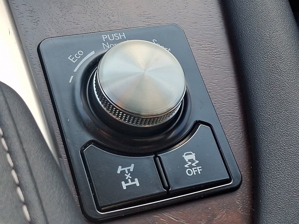 Used 2020 Lexus RX 350L Premium w/ Premium Package image 26