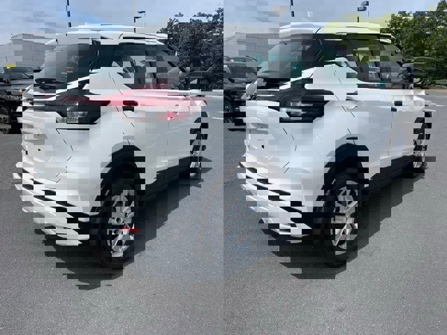 New 2025 Nissan Kicks Play S image 5