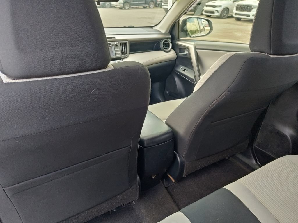 Used 2016 Toyota RAV4 XLE AWD/4WD image 29