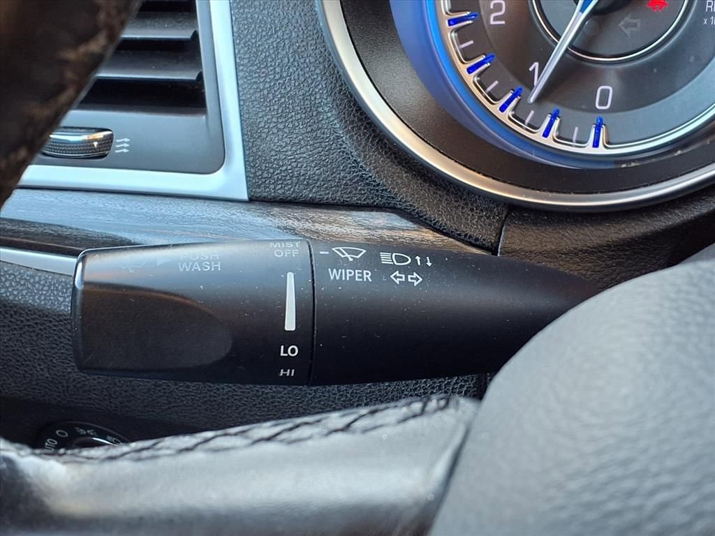 Used 2019 Chrysler 300 Touring L w/ Quick Order Package 22F image 19