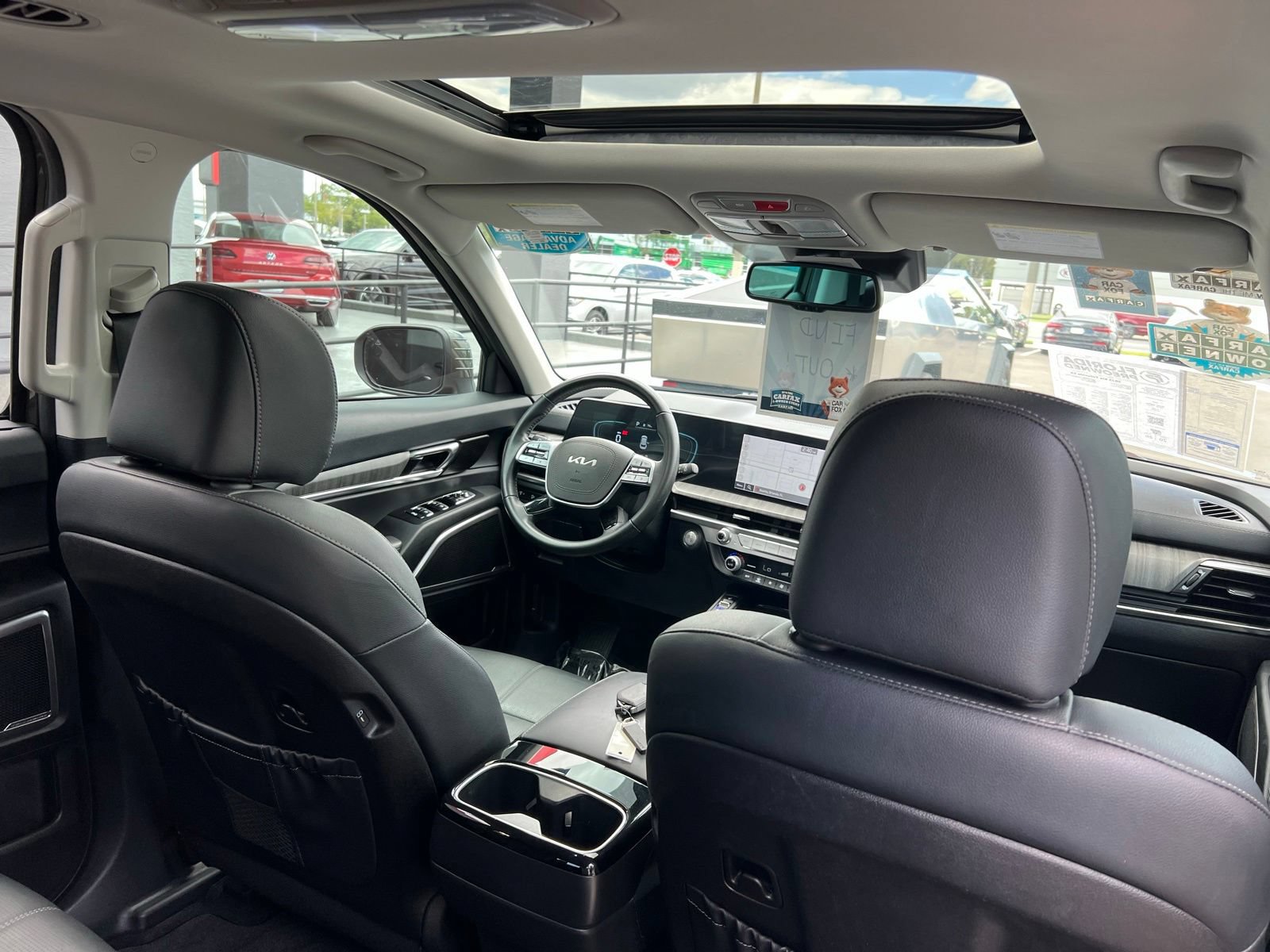 Used 2025 Kia Telluride EX w/ EX Captain's Chair Package FWD image 61