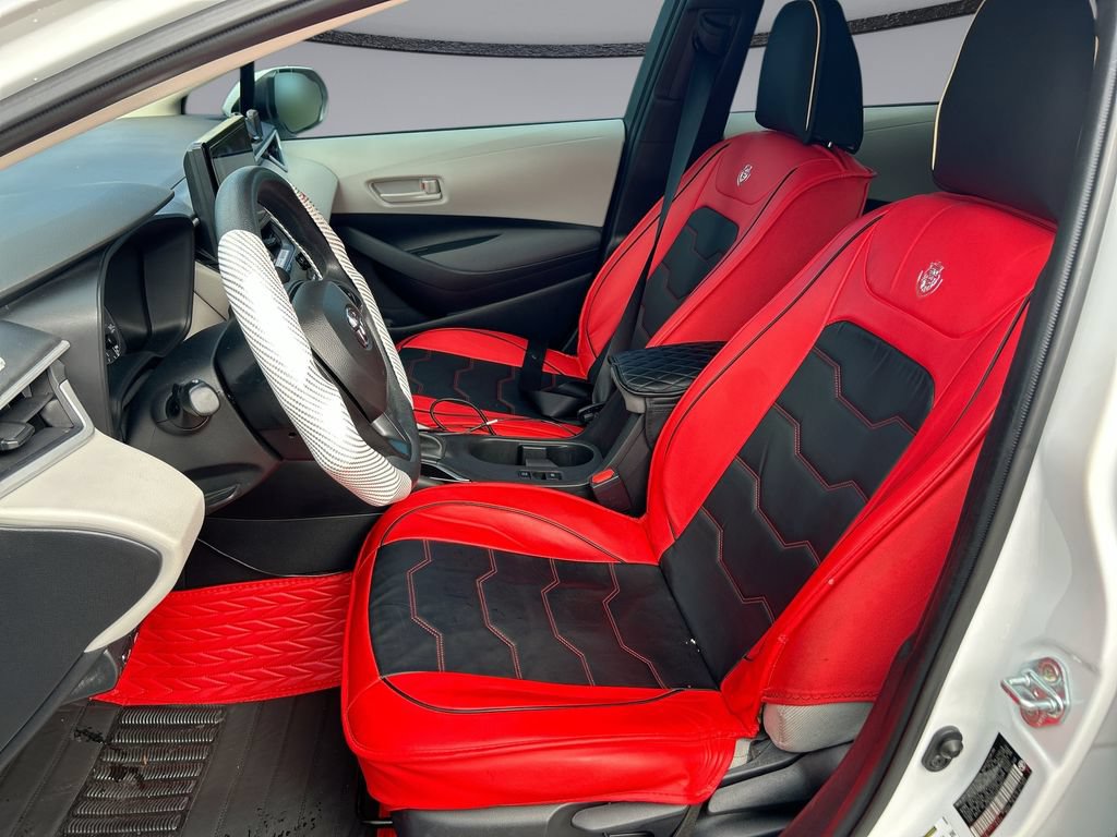 Used 2025 Toyota Corolla LE FWD image 3