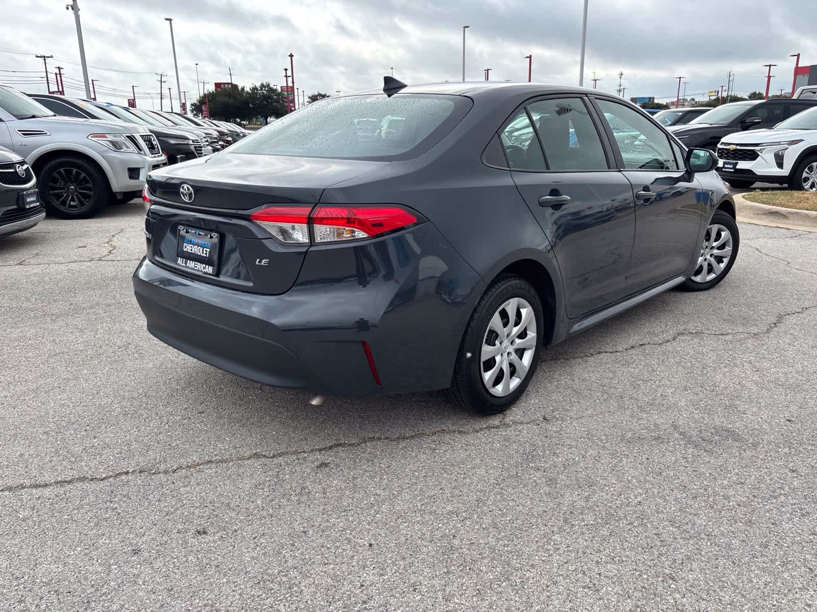 Used 2025 Toyota Corolla LE FWD image 5