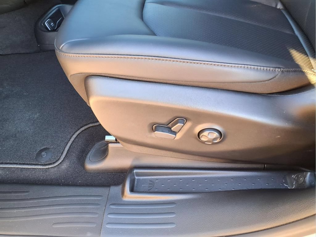 New 2026 Chrysler Voyager LX FWD image 14