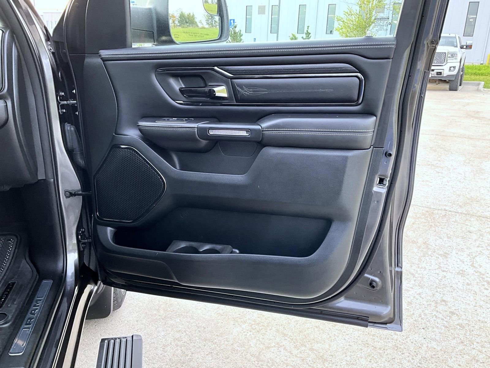 Used 2022 RAM 1500 Limited w/ Body Color Bumper Group image 17
