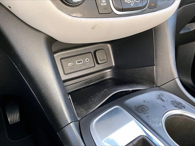 Used 2021 Chevrolet Equinox LS image 26