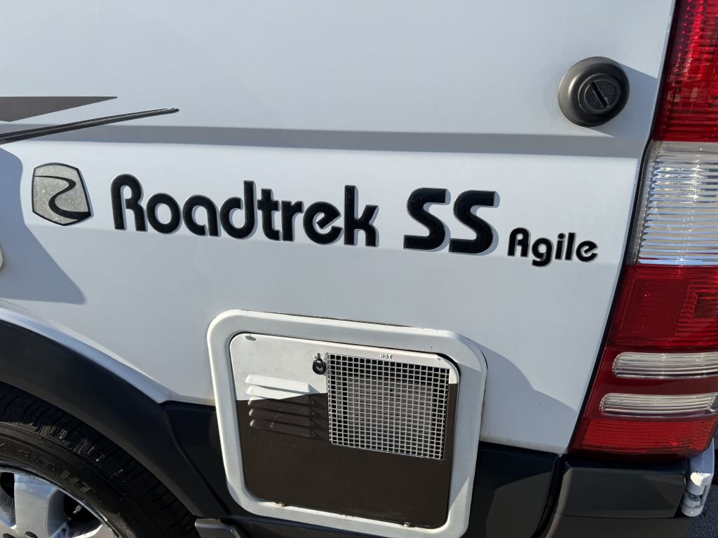 Used 2008 Dodge Sprinter 2500 w/ Trailer Tow Group image 28