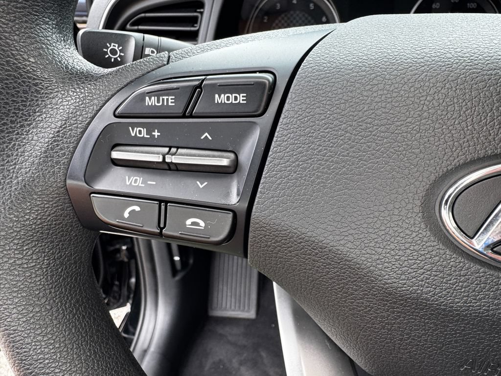 Used 2019 Hyundai Elantra SE FWD image 17