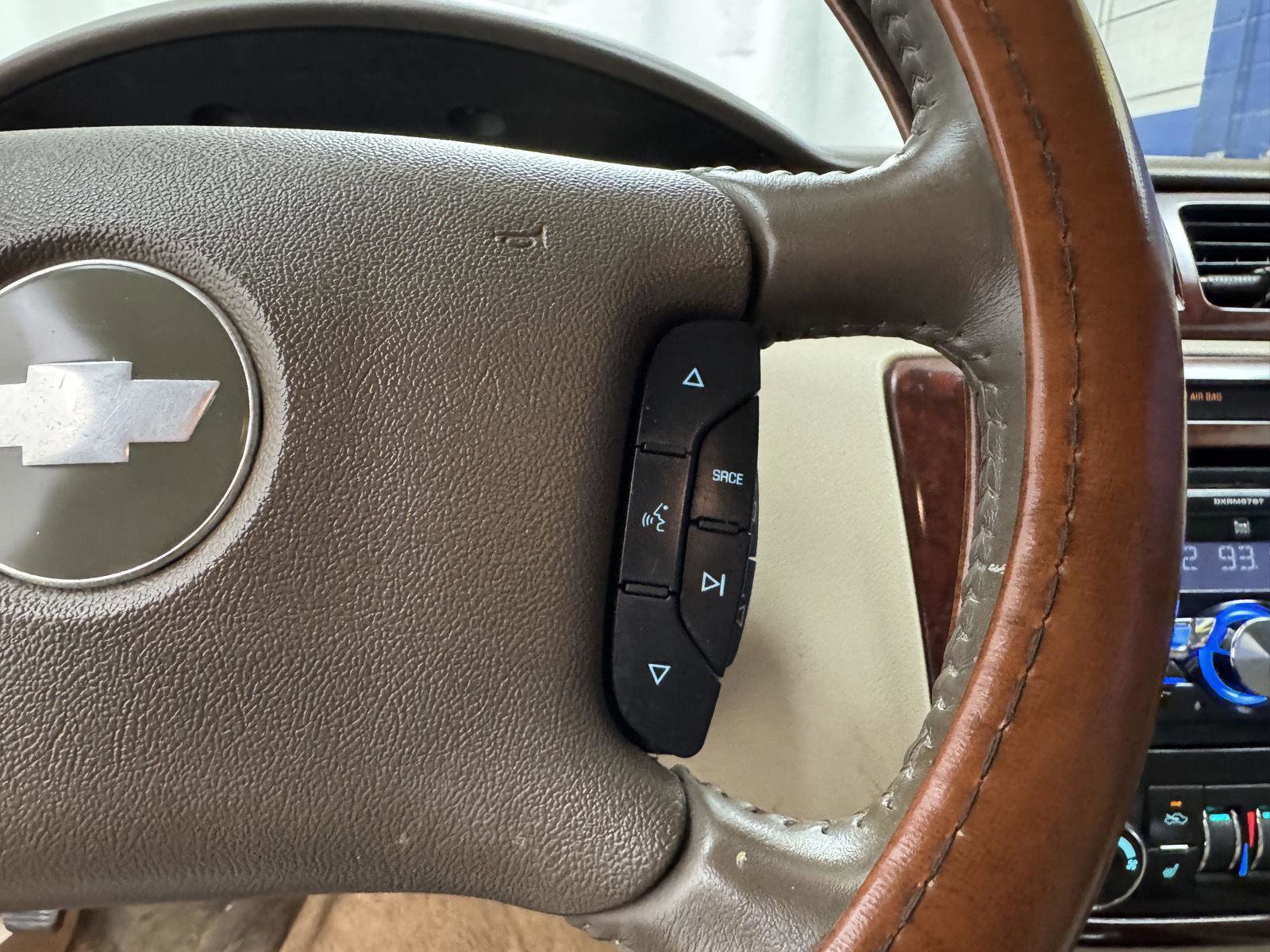 Used 2008 Chevrolet Impala LT w/ Luxury Edition Package image 21