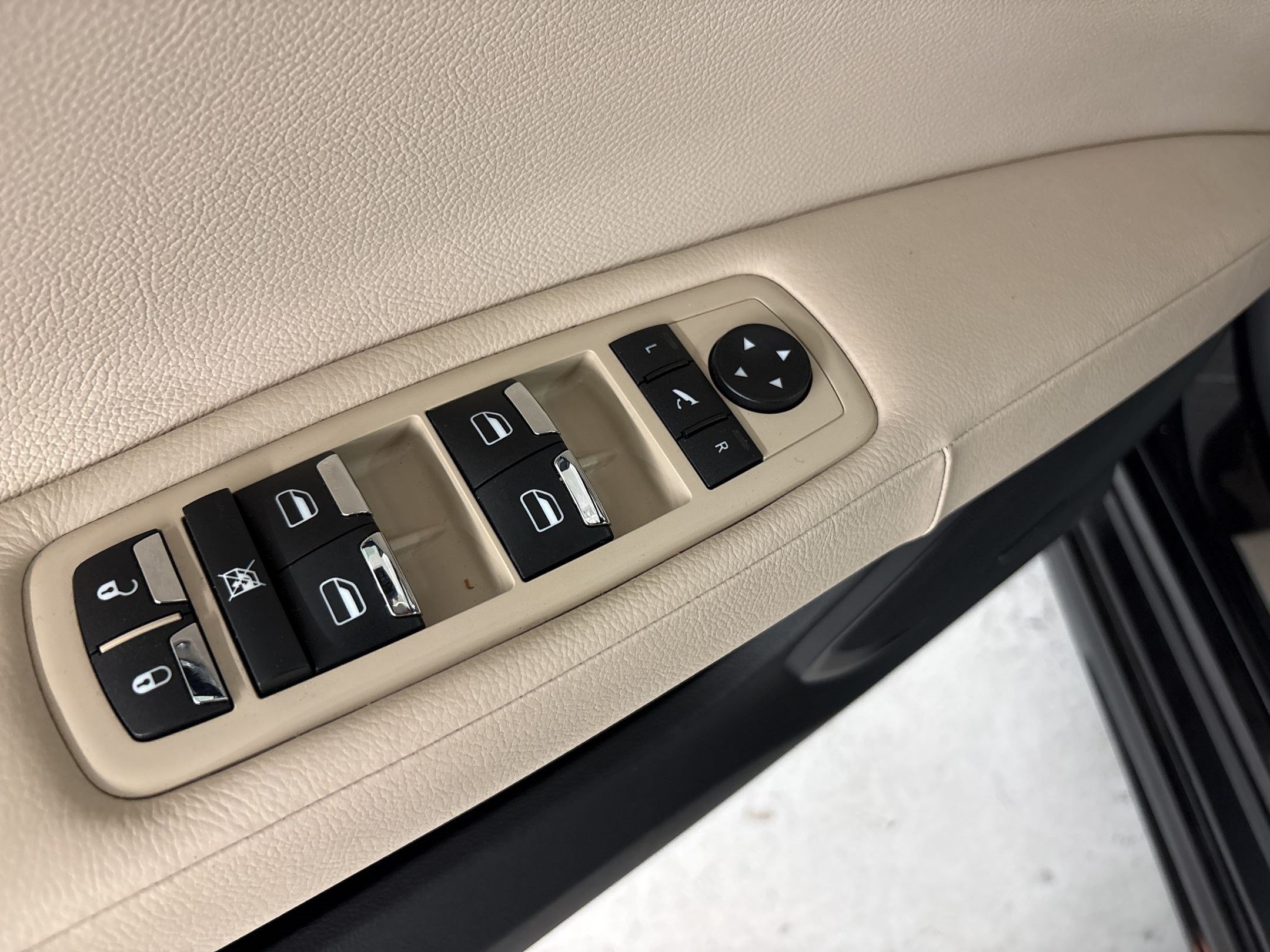 Used 2022 Maserati Quattroporte Modena Q4 AWD/4WD image 13