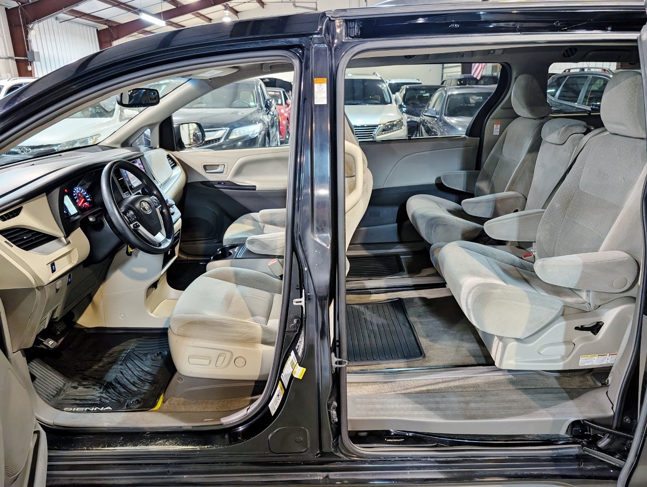 Used 2015 Toyota Sienna LE FWD image 19