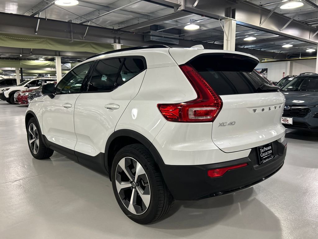 Certified 2023 Volvo XC40 B5 Plus image 4