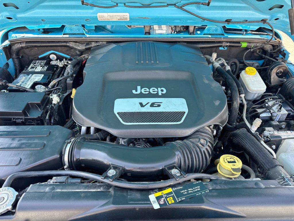 Used 2018 Jeep Wrangler Unlimited Sport w/ Connectivity Group AWD/4WD image 34