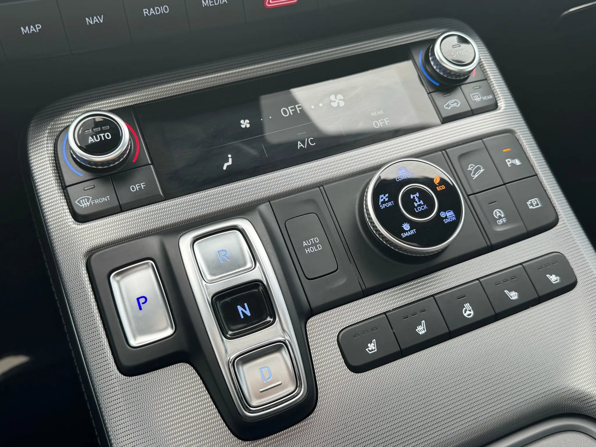 Used 2024 Hyundai Palisade Calligraphy image 19