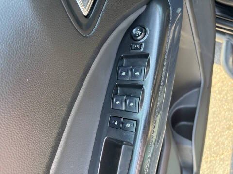 Used 2018 Chevrolet Colorado Z71 w/ LPO, Premium Interior Package AWD/4WD image 32