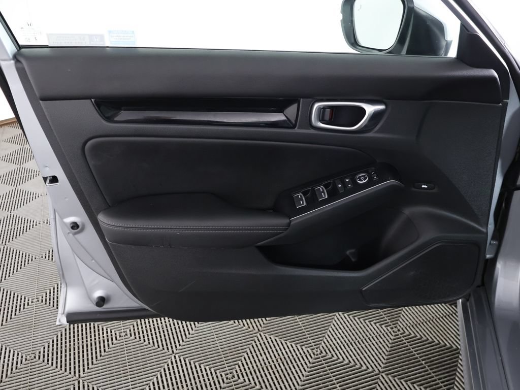 Used 2023 Honda Civic Touring image 25