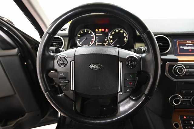 Used 2016 Land Rover LR4 HSE Silver Edition image 4