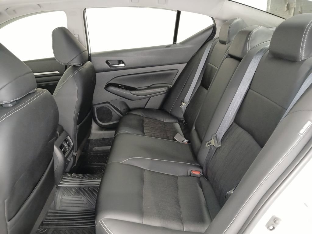 Used 2020 Nissan Altima 2.0 Platinum FWD image 11