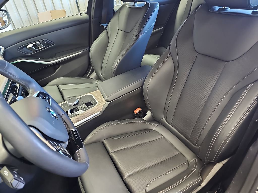 Used 2025 BMW 330i xDrive Sedan image 14