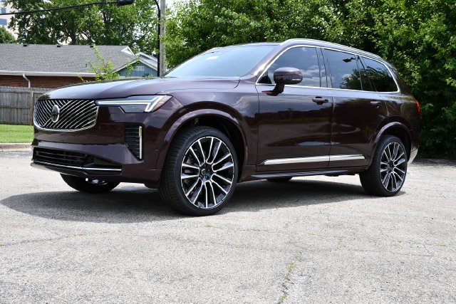 New 2026 Volvo XC90 B6 Plus w/ Protection Package Premier AWD/4WD image 3