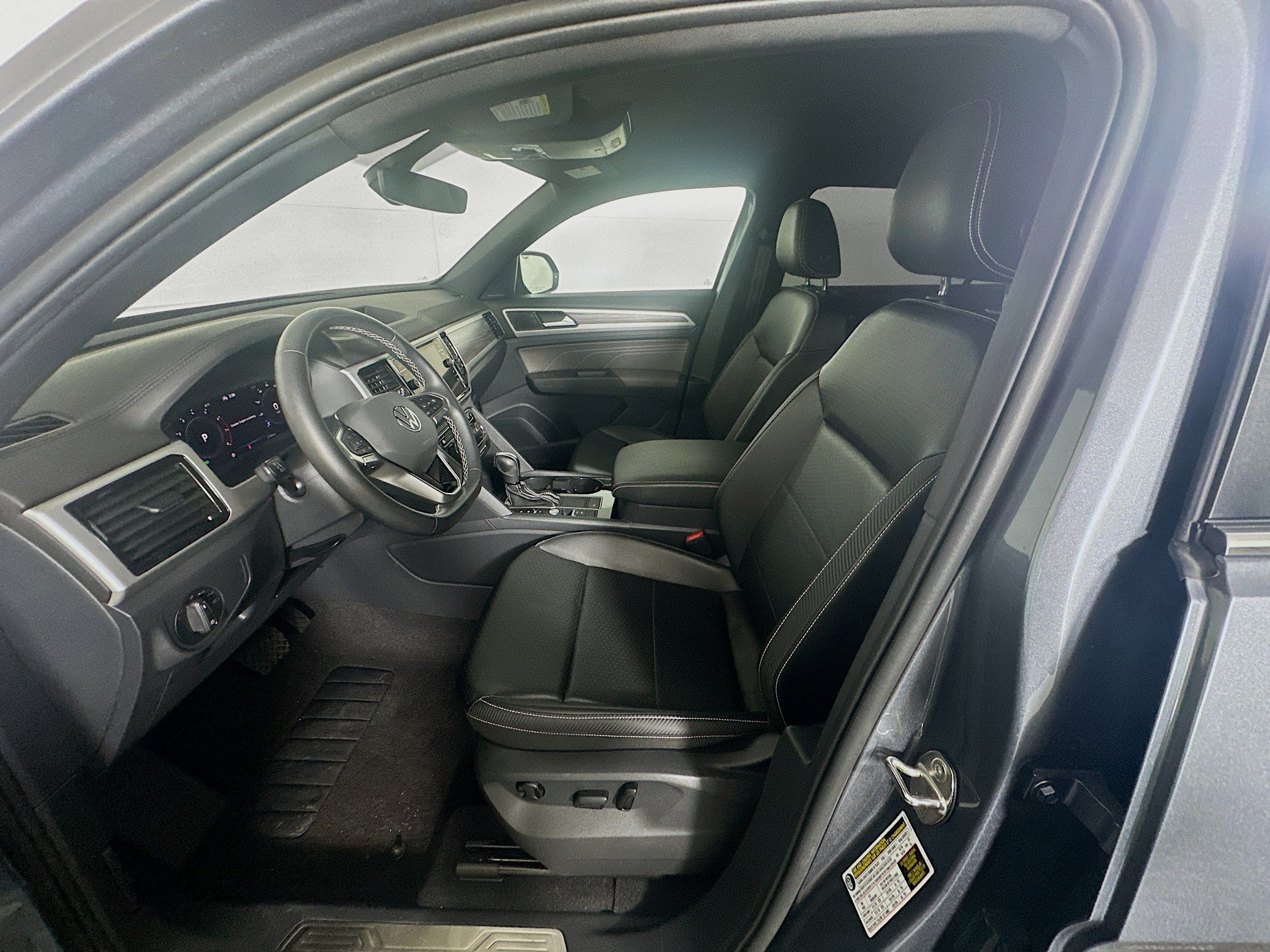 Used 2022 Volkswagen Atlas Cross Sport SE w/ Black Wheel Package FWD image 13