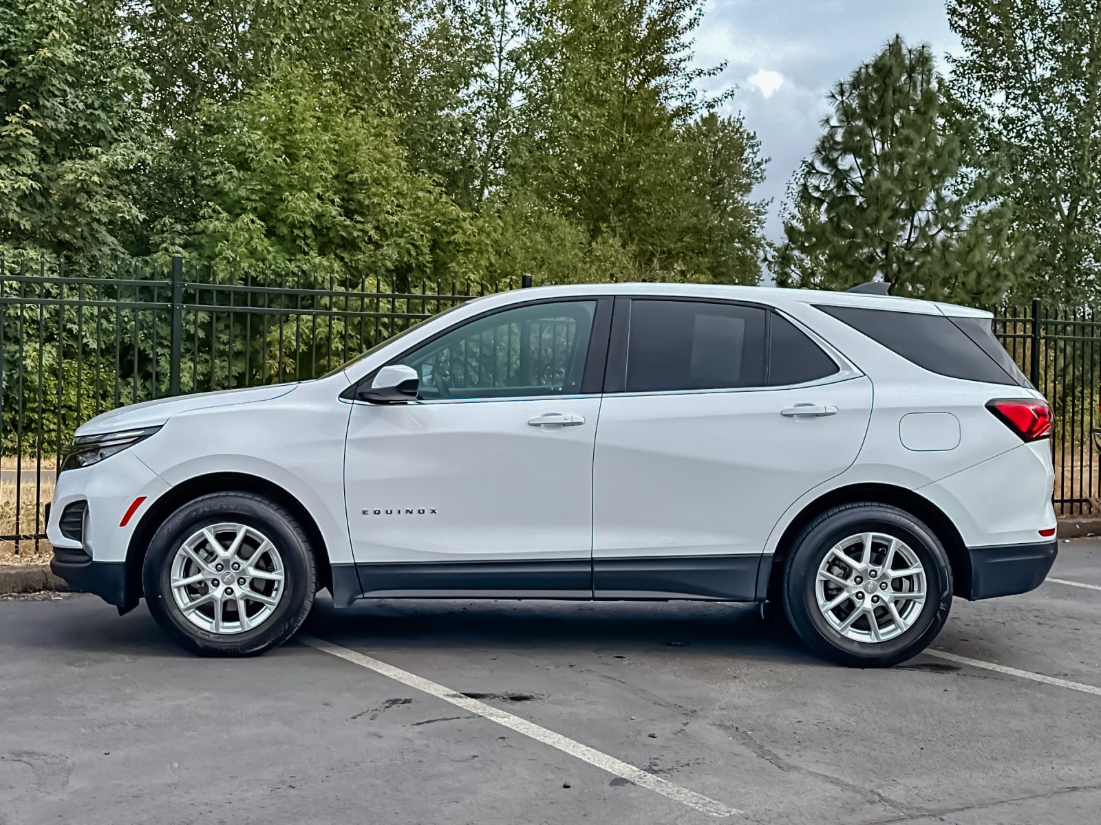 Used 2024 Chevrolet Equinox LT AWD/4WD image 7