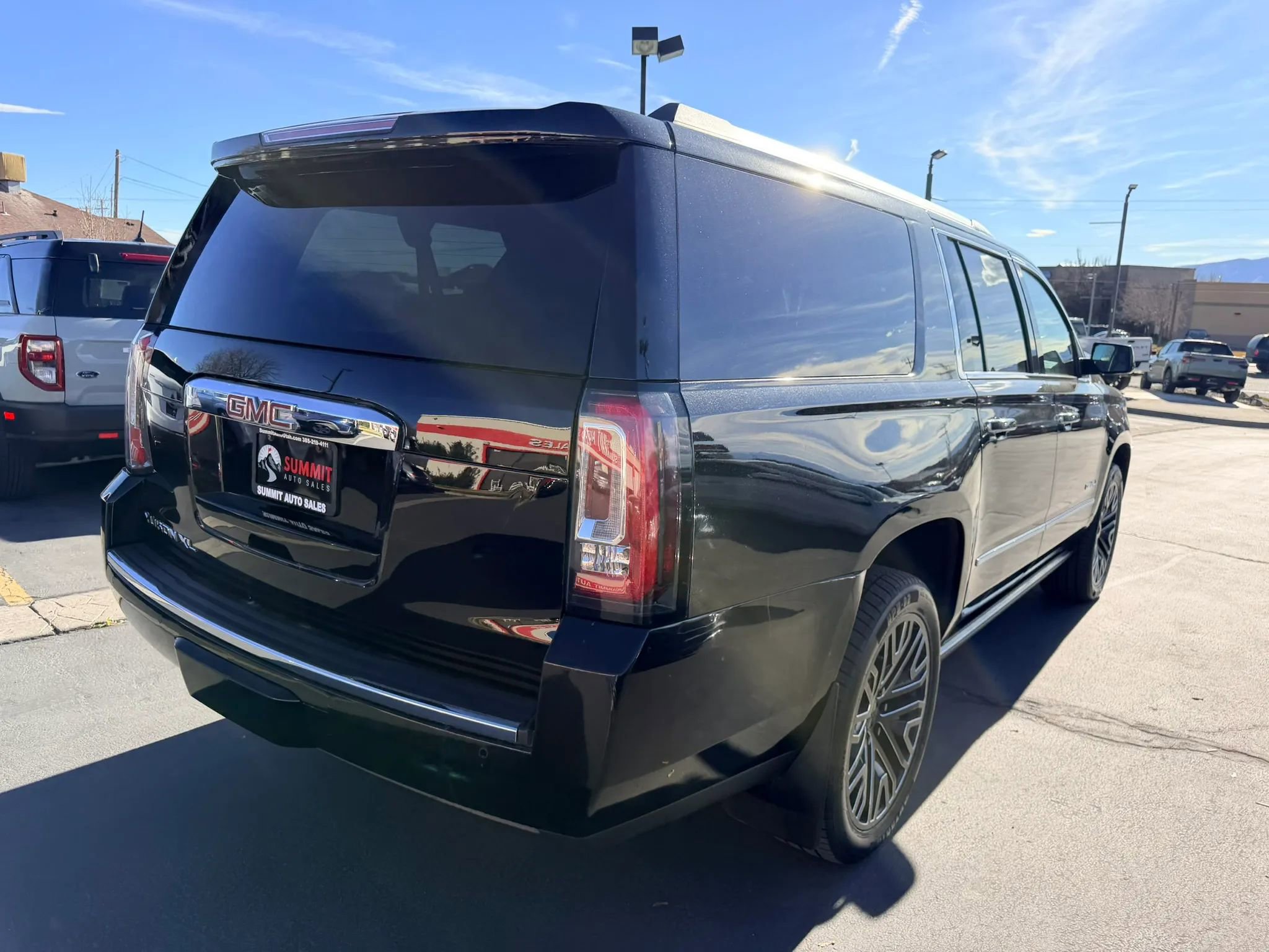 Used 2019 GMC Yukon XL Denali w/ Denali Ultimate Package image 4
