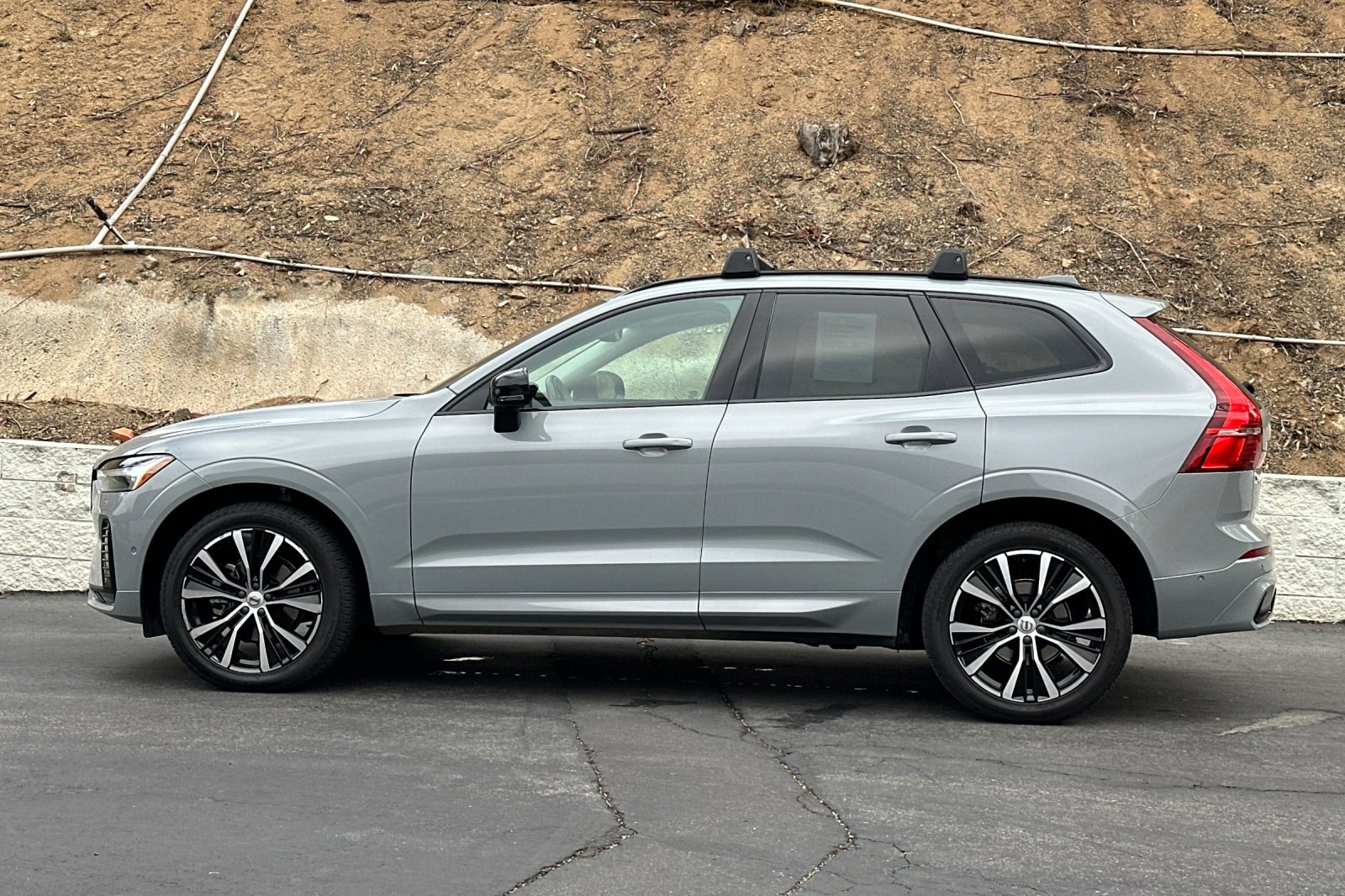 Certified 2024 Volvo XC60 B5 Plus w/ Protection Package Premier AWD/4WD image 8