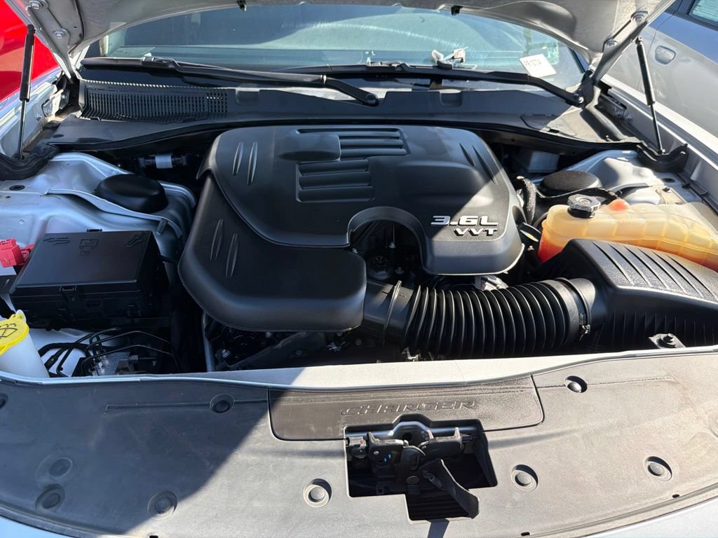 Used 2022 Dodge Charger SXT RWD image 22