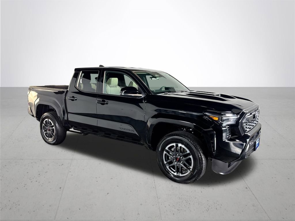 Used 2025 Toyota Tacoma TRD Sport AWD/4WD image 4