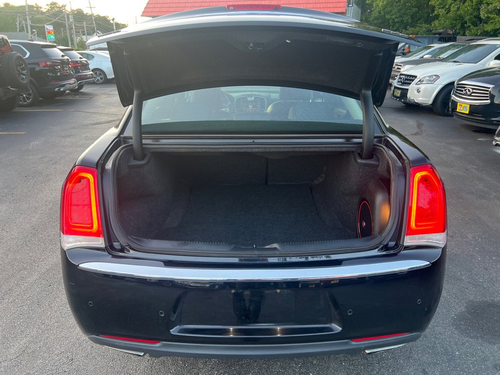 Used 2015 Chrysler 300 Limited w/ 300 Premium Group image 5