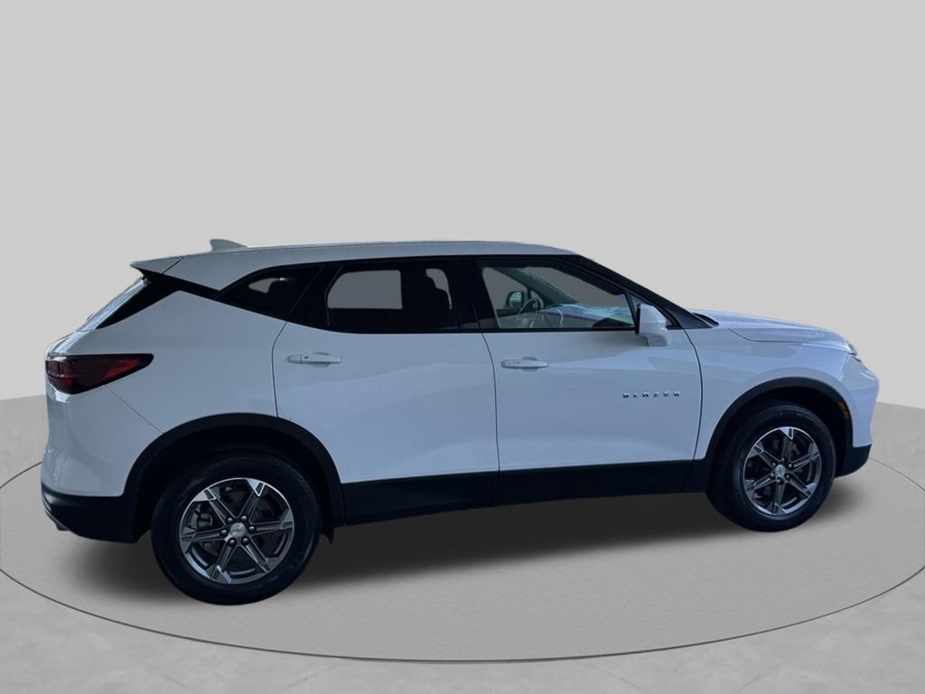 Used 2024 Chevrolet Blazer LT FWD image 7