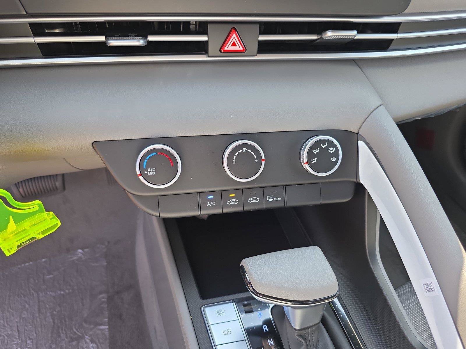 New 2026 Hyundai Elantra SE FWD image 17