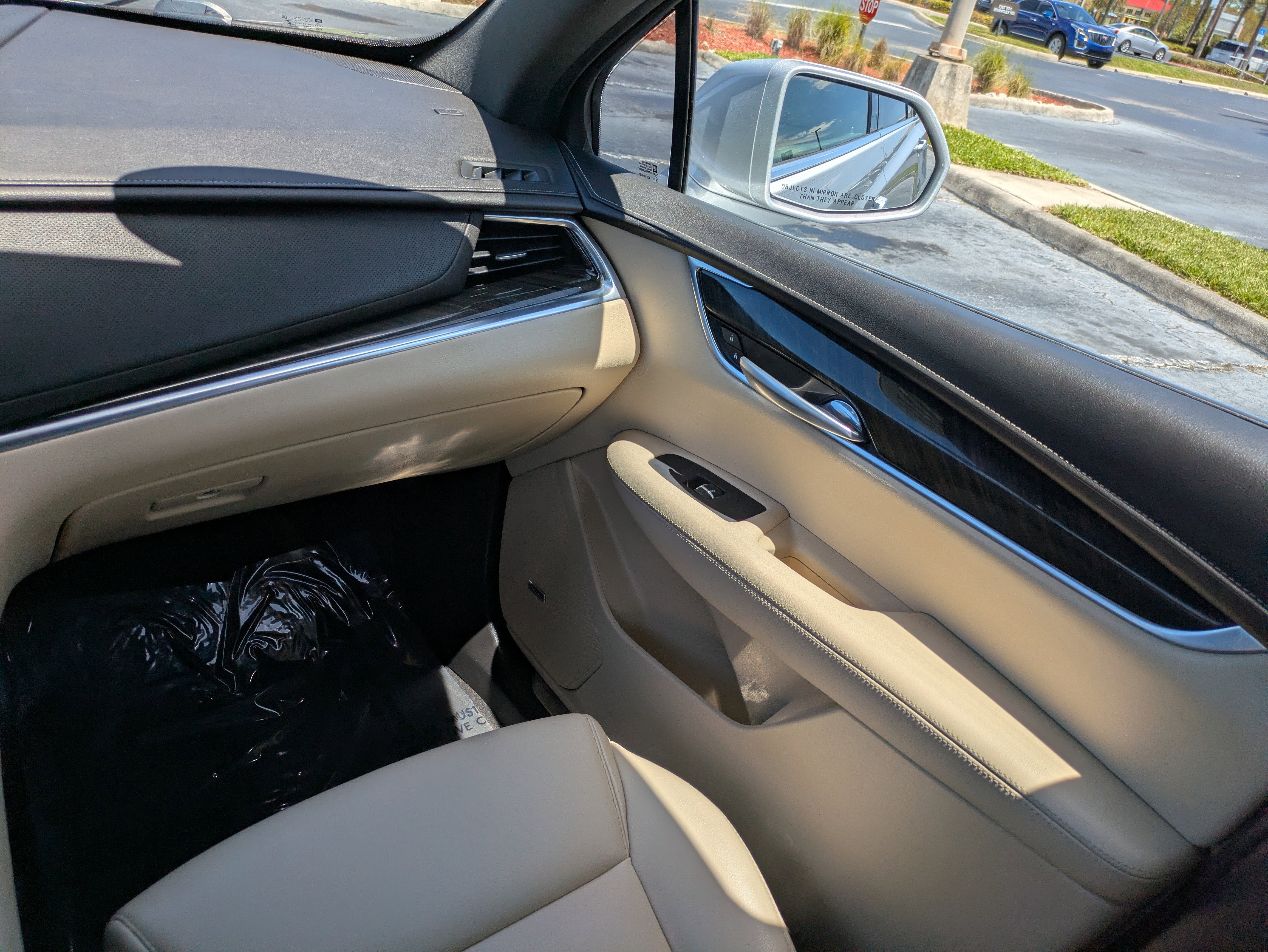 Used 2018 Cadillac XT5 FWD image 16