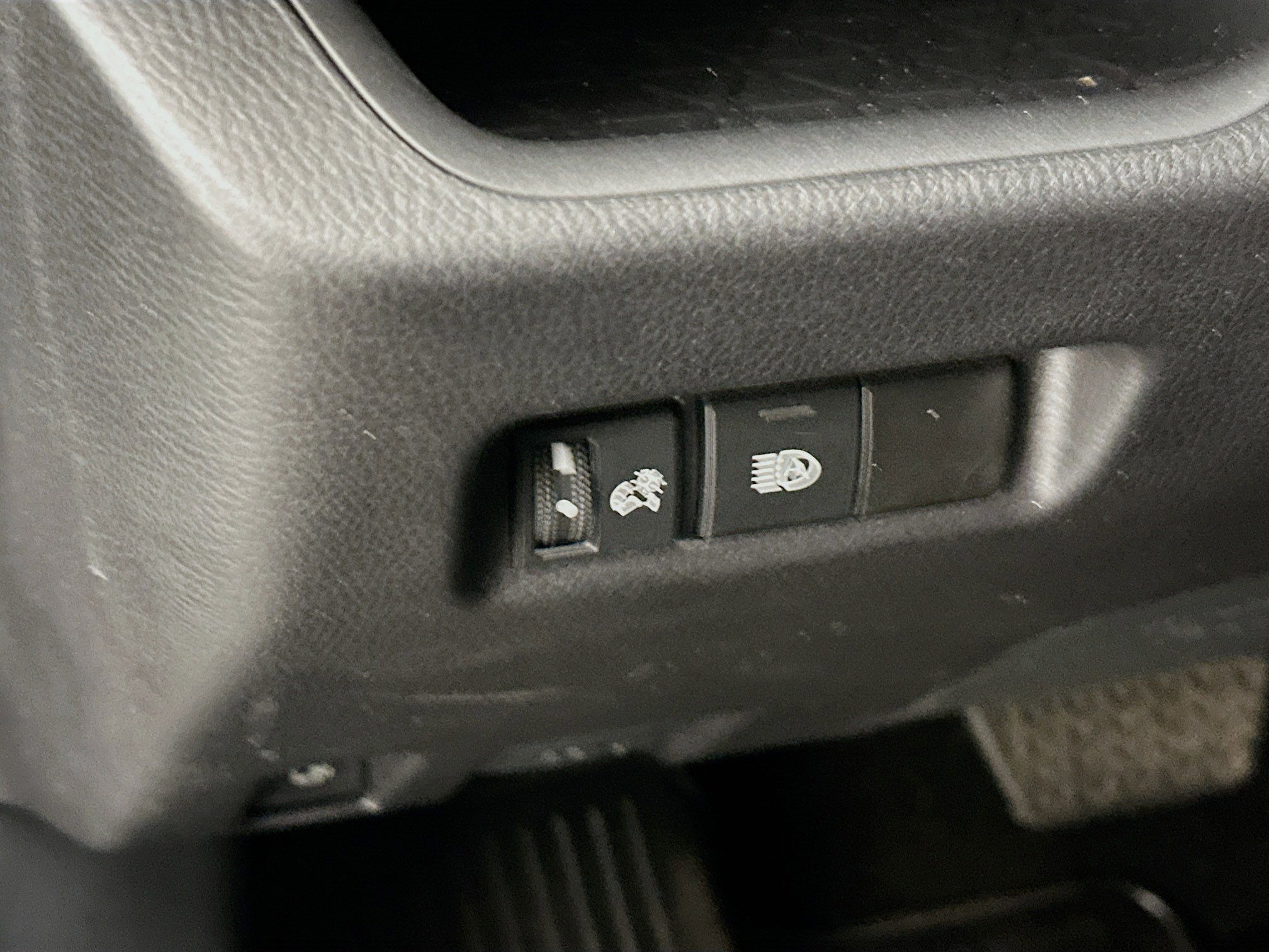 Used 2025 Toyota RAV4 LE image 17