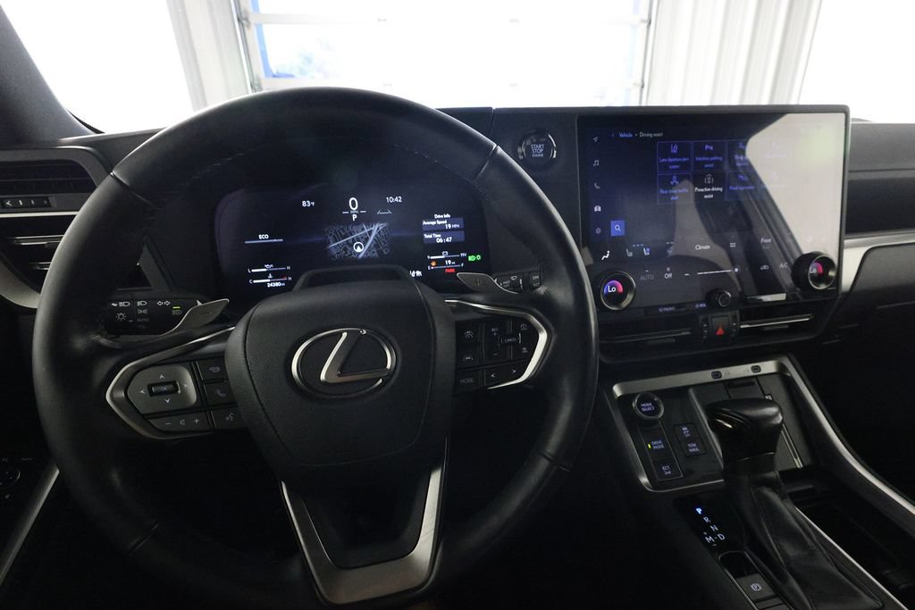 Used 2024 Lexus GX 550 w/ Cold Area Package AWD/4WD image 19