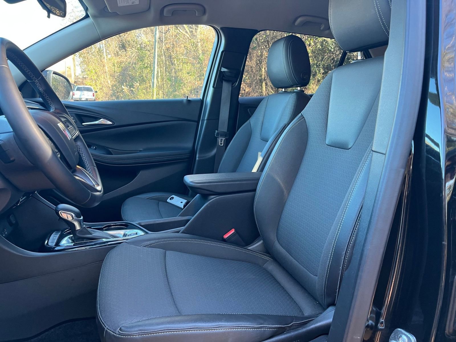 Used 2025 Buick Encore GX Preferred image 24