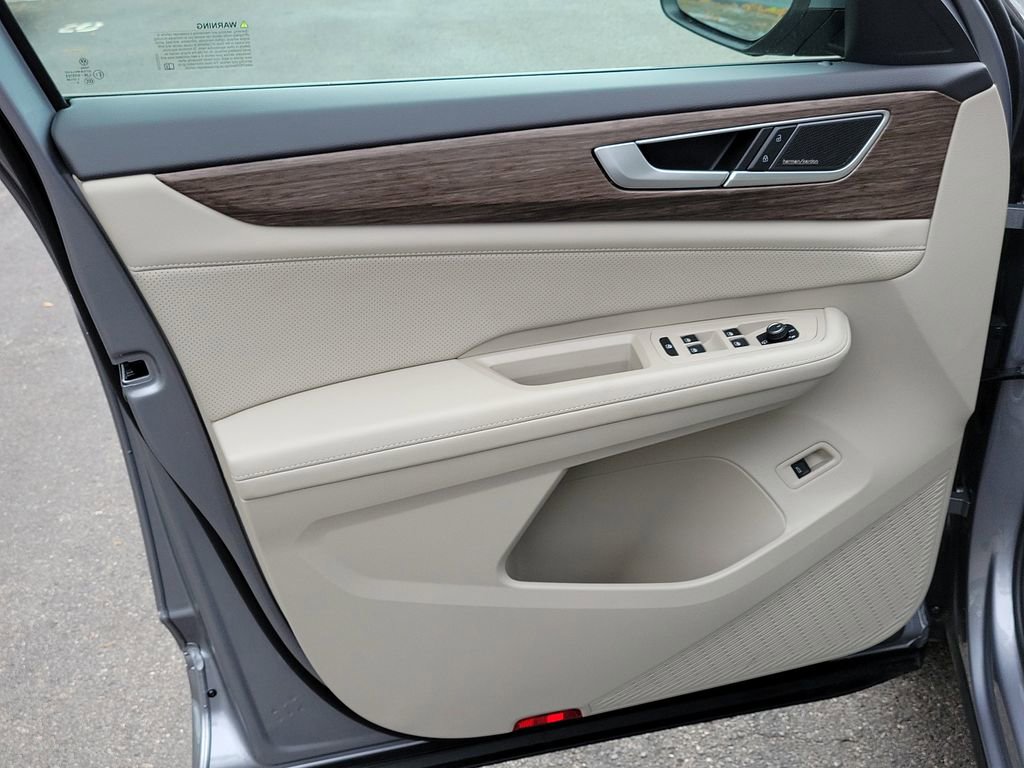 Certified 2025 Volkswagen Atlas SEL Premium R-Line image 20