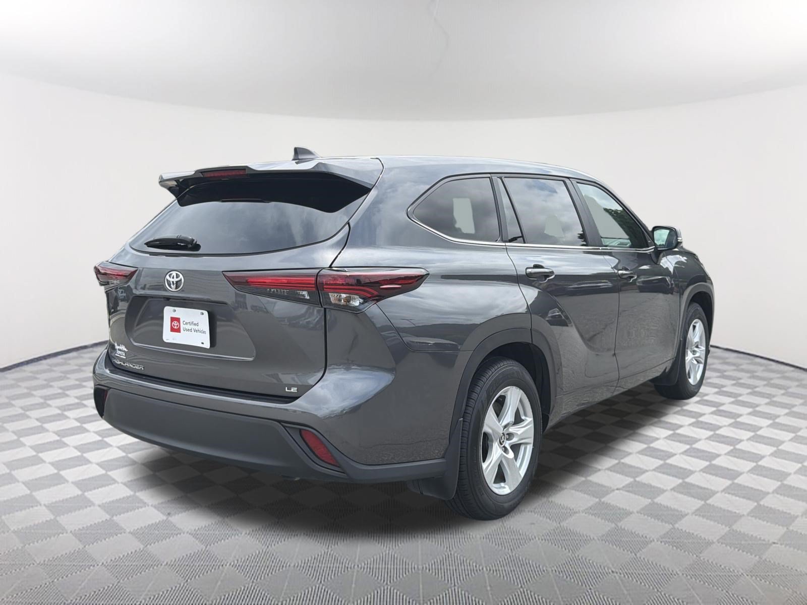Certified 2025 Toyota Highlander LE FWD image 16
