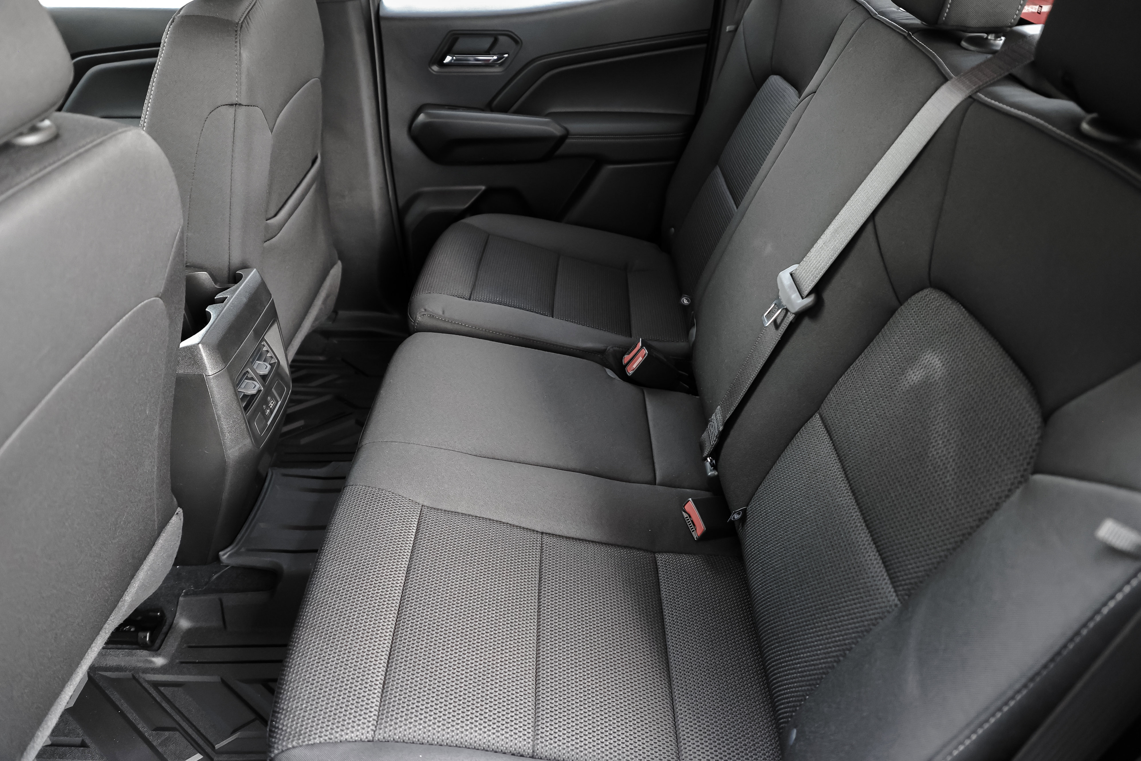 New 2026 GMC Canyon Elevation w/ Convenience Package image 15