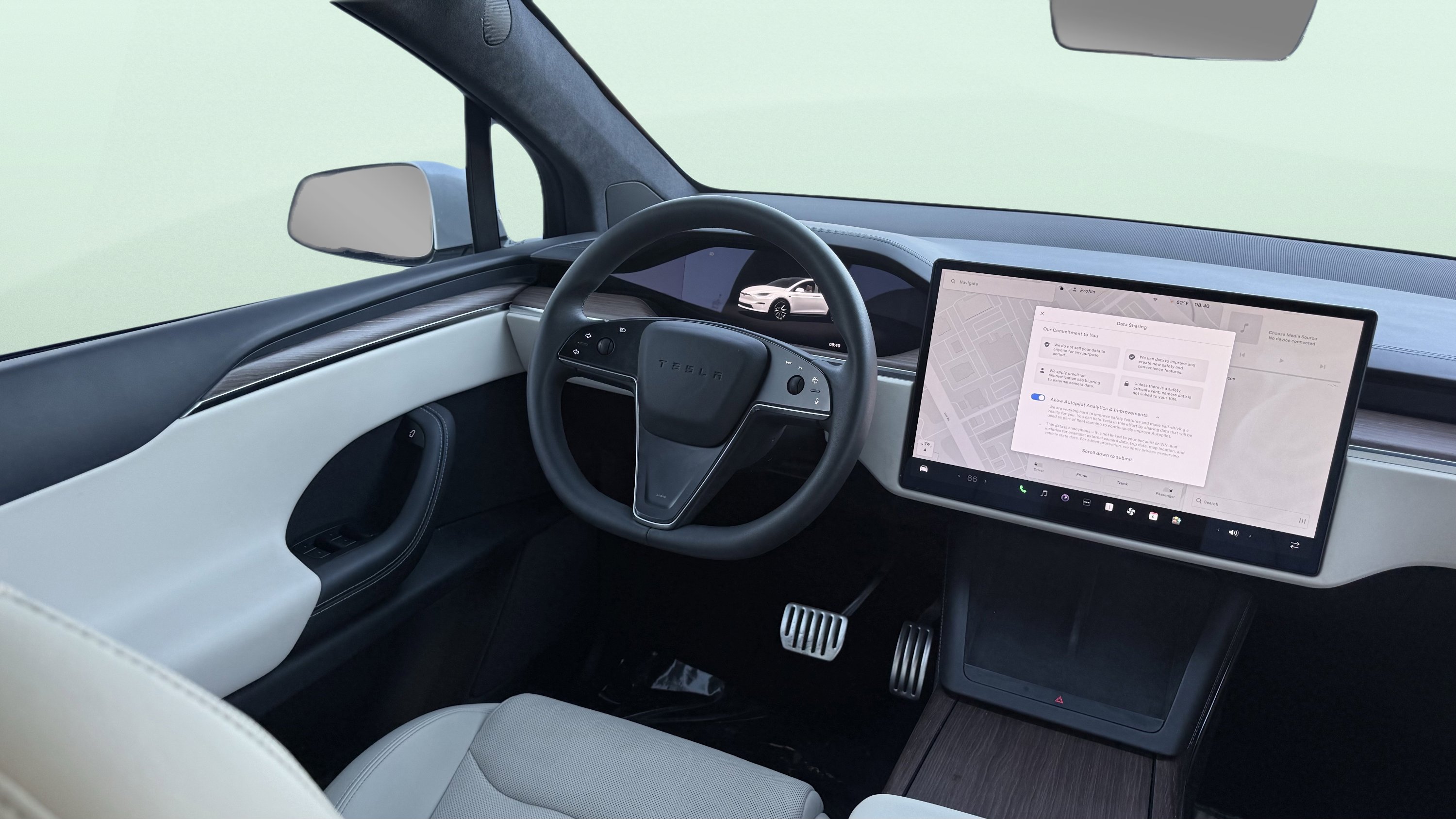 Used 2022 Tesla Model X image 59