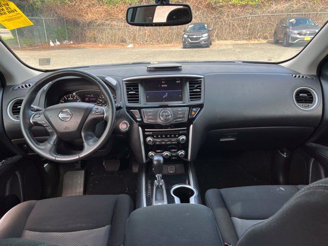 Used 2018 Nissan Pathfinder SV AWD/4WD image 9