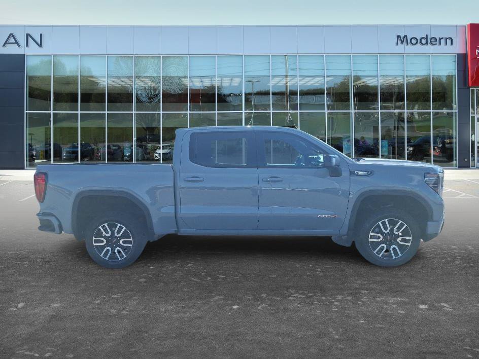Used 2024 GMC Sierra 1500 AT4 w/ Technology Package AWD/4WD image 4