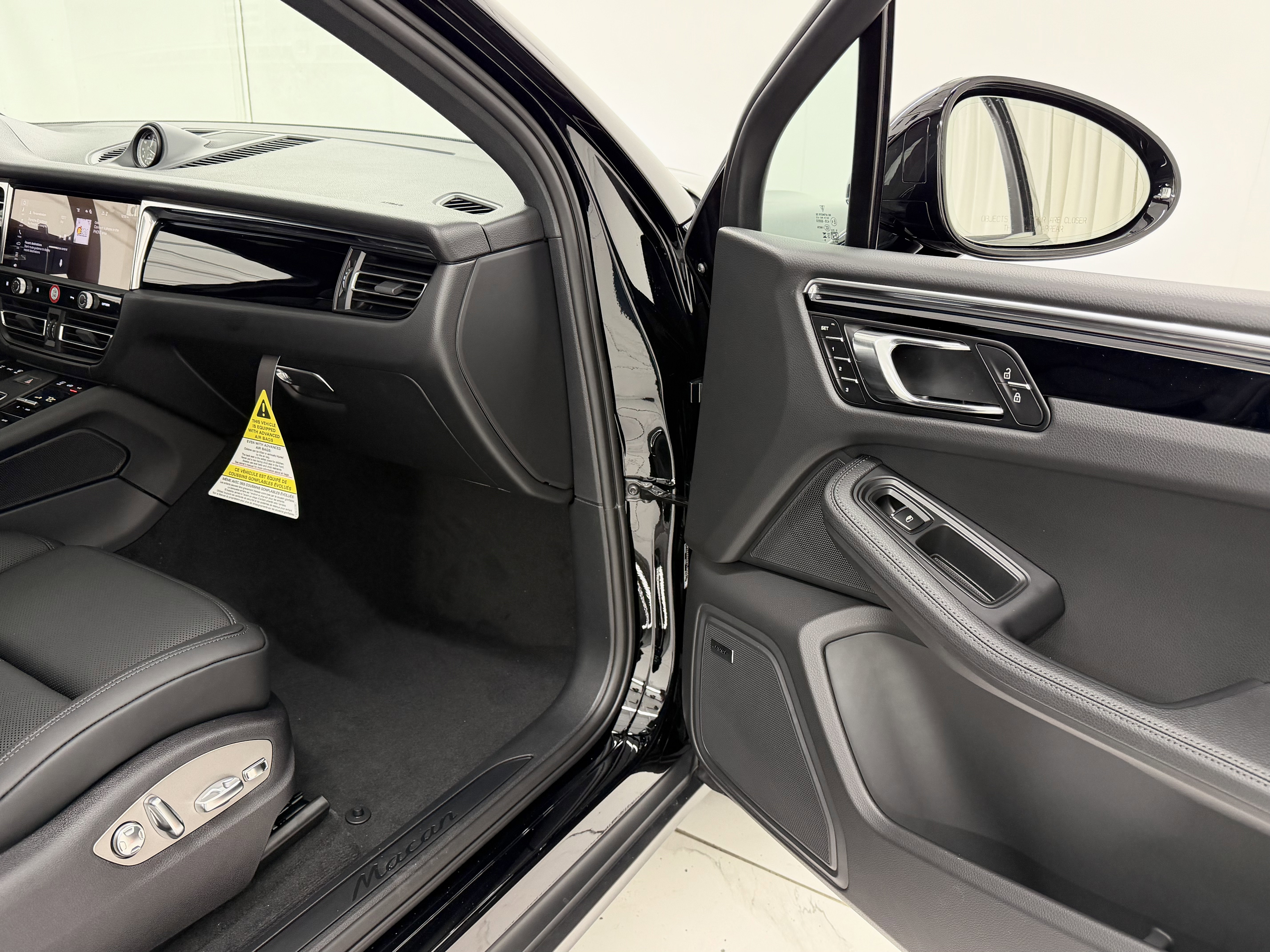 New 2026 Porsche Macan image 22