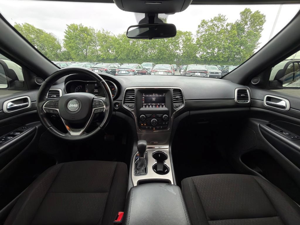 Used 2021 Jeep Grand Cherokee Laredo AWD/4WD image 11