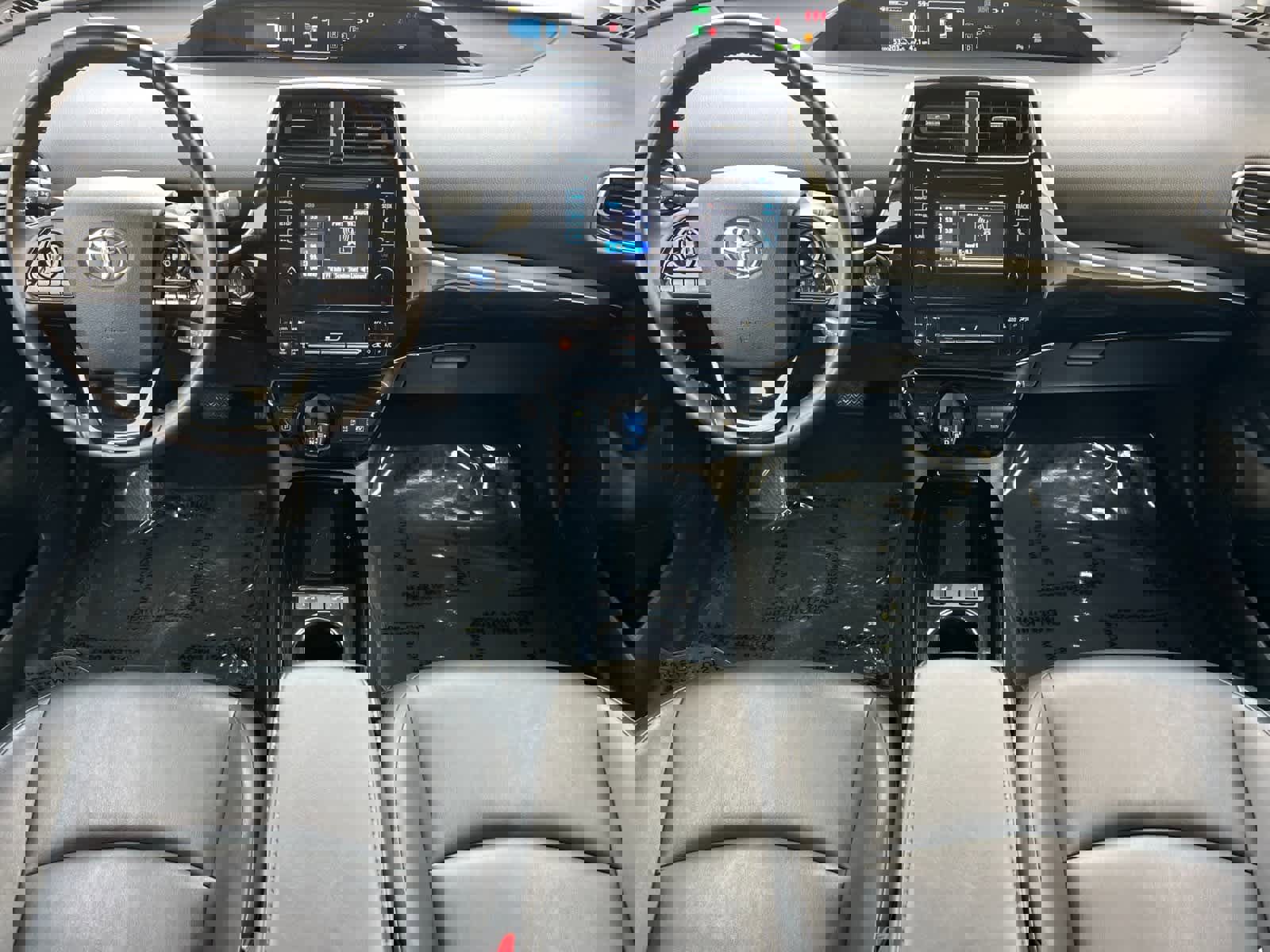 Used 2019 Toyota Prius XLE image 3